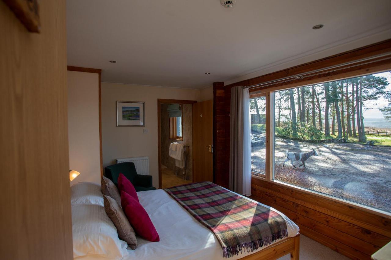 Old Pines Hotel And Restaurant Spean Bridge Exterior photo